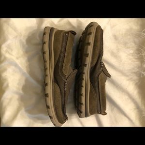 Sketchers men’s tan memory foam slip ons